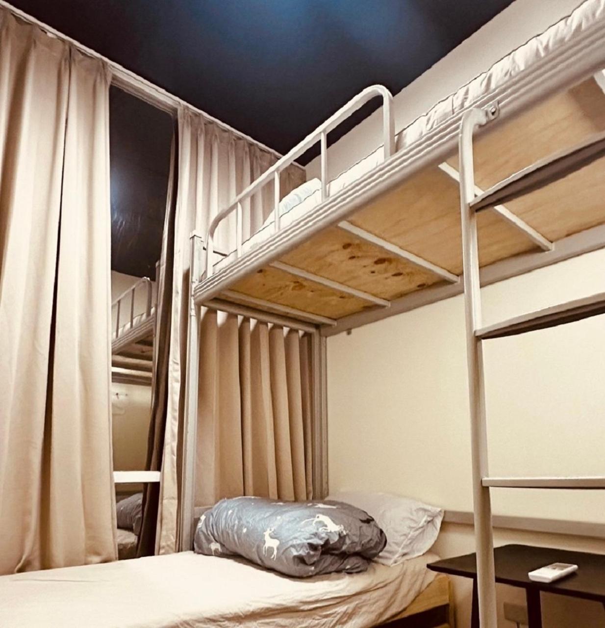 Like Hostel & Bar Lounge 高雄 外观 照片